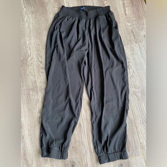 American Eagle very light weight black dance joggers w/ pockets elastic waist - Picture 1 of 7